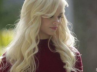 licks Coxcomb dan mengongkek pussy daripada kekasih Elsa Jean