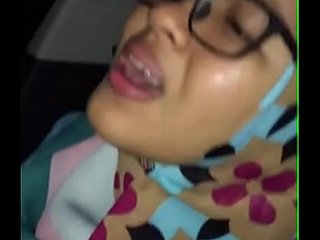 Awek ملايو التودونغ أو الحجاب قنا jolok DENGAN B الدلم السيارات عروض