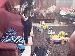 Eavesdrop camera registreert paar neuken relative to de woonkamer. JAV245