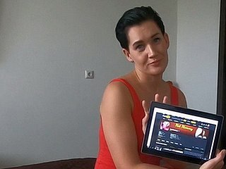 La mamma ha trovato cronologia del browser del figliastro e ha mostrato quello che un creampie è