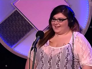 Howard Stern Whore Contest, 21 anos de idade. Com 100 caras no Craigslist, bares e clubes de swinger