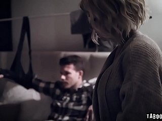Stepmom Kit Mercer, der ihren Stiefsohn mit ihrem Milfy-Mund erleichtert