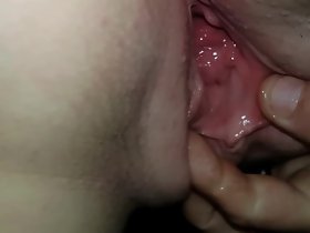 먹는 wifes 젊은 젖은 음부