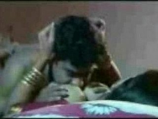 Desi-Suhaag-Raat-Scene