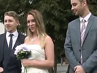 Verdrehter Stieffamilienhochzeitstag