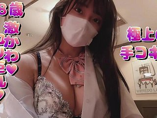 [매우 희귀] 학교 유니폼 클라이 막스에서 18 세의 슈퍼 귀여운 빅 가슴이 반복적으로 !!