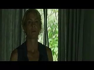 Milfs ve genç çocuk seks sahnesi