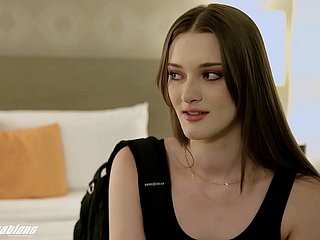 Nuove sensazioni - L'errore alberghiero fa succhiare e scopare il mio cazzo (Olivia Madison)