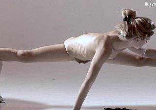 Russian hot soft gymnast Rita Mochalkina