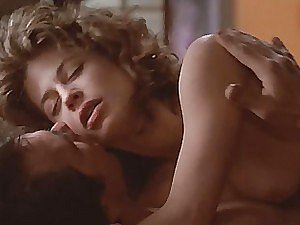 Linda Hamilton Gợi Cảm Khỏa Thân Trong Cảnh Nóng