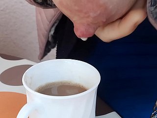 Café au lait flood le petit-déjeuner !