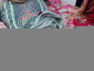 Anak Tiri Desi Saya Biarkan Saya Menggosok Penis Saya Di Vagina Basahnya, Hanya Tidak Dimasukkan ke Dalam