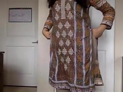 desi menina despi-la Salwar Kameez a nu e provocando-nos