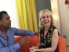 یورپی GILF ویشیا بی بی سی کے fucks