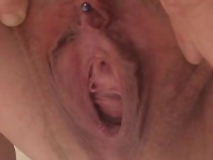 Tracy pissing hổng