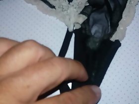 Schmutzige gebrauchte Blak Höschen meine kolumbianische Freundin bilden.