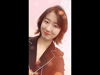 นักวิเคราะห์ดาราการเงินชื่อดังของจีน Dorrit Yaqi ดูดหัวโจกของฉัน