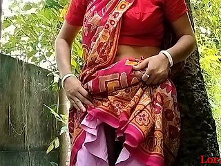 گاؤں میں رہنے والی لونلی بھابی آؤٹ ڈور میں سیکس (آفیشل ویڈیو بذریعہ Localsex31)