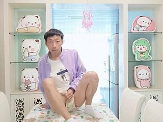 หนุ่มเอเชียน่ารักที่วิลล่าร้านอาหารครางครวญครางช่วยตัวเอง หลั่งน้ำอสุจิ กินน้ำอสุจิ