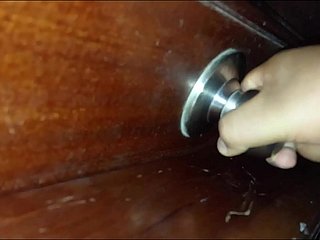 ESPIANDO A MI MADRASTRA CULO GRANDE MIENTRAS DUERME