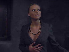 Tits besar dalam penjara 643