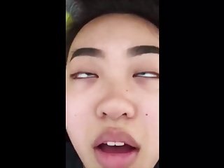 私のアジアの十代のGF 20yoアイ・ローリング