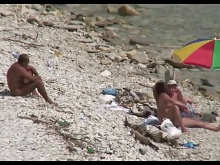 ผู้หญิงเลวสามีซึ่งภรรยามีชู้ที่ชายหาด