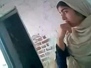 섹시한 아랍 hijabi 이슬람 아내의 부정 행위와 빌어 먹을 이웃
