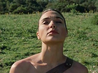 لڑکی Gadot، وغیرہ ... - حیرت ہے عورت