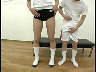 große Frau und kleiner Mann (zensiert)