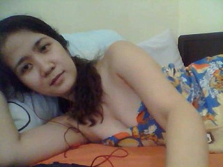 sveglio Milf philipino mostra tette per bf skype-p3