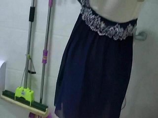 Chinese MILF Pisses, Duschen, Vibes und Screws.mp4