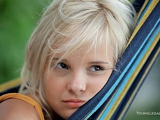 Monroe Masturbieren ihre süße Selbst