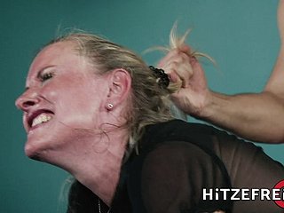 Hitzefrei Flaxen-haired Đức Milf Fucks Một Yo