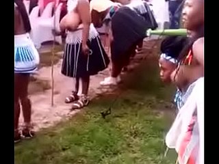 Afrika Selatan wanita suku payudara besar