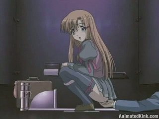 اسکول یونیفارم میں Hentai لڑکیوں کو ایک ڈک اور مشت زنی چوسنا