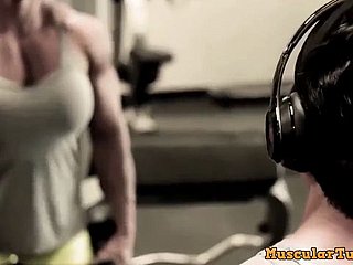 ฟิตกล้ามเนื้อผู้หญิง Ball-busting Testoster